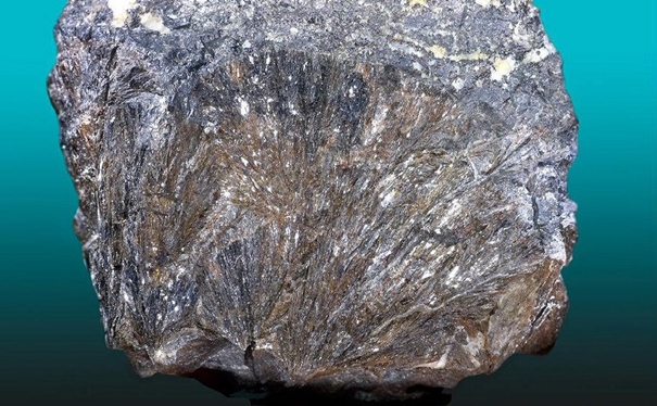 1635848998993213.jpg 進(jìn)口鋅礦清關(guān)代理的注意事項(xiàng)_副本.jpg